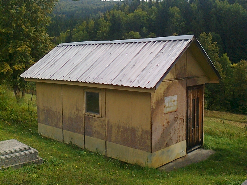 Oprava skladu náradia na obecnom cintoríne August 2016